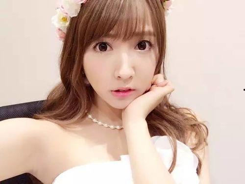 舔女神三年我无敌了,成就无敌女神之路