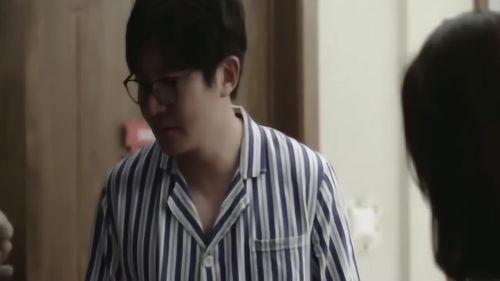 身份曝光前女友悔不当初